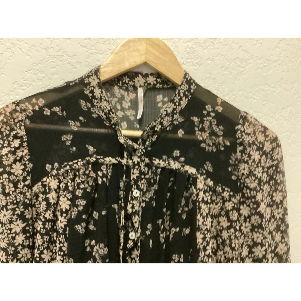 Free‎ People Serena Floral Bell Sleeve Blouse Women XS Black Sheer Boho Tie Neck